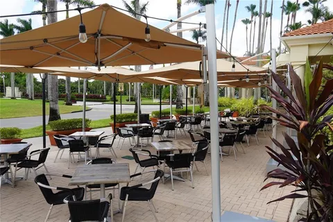 $749,999 | 4825 Northwest 98th Place, Doral, FL 33178