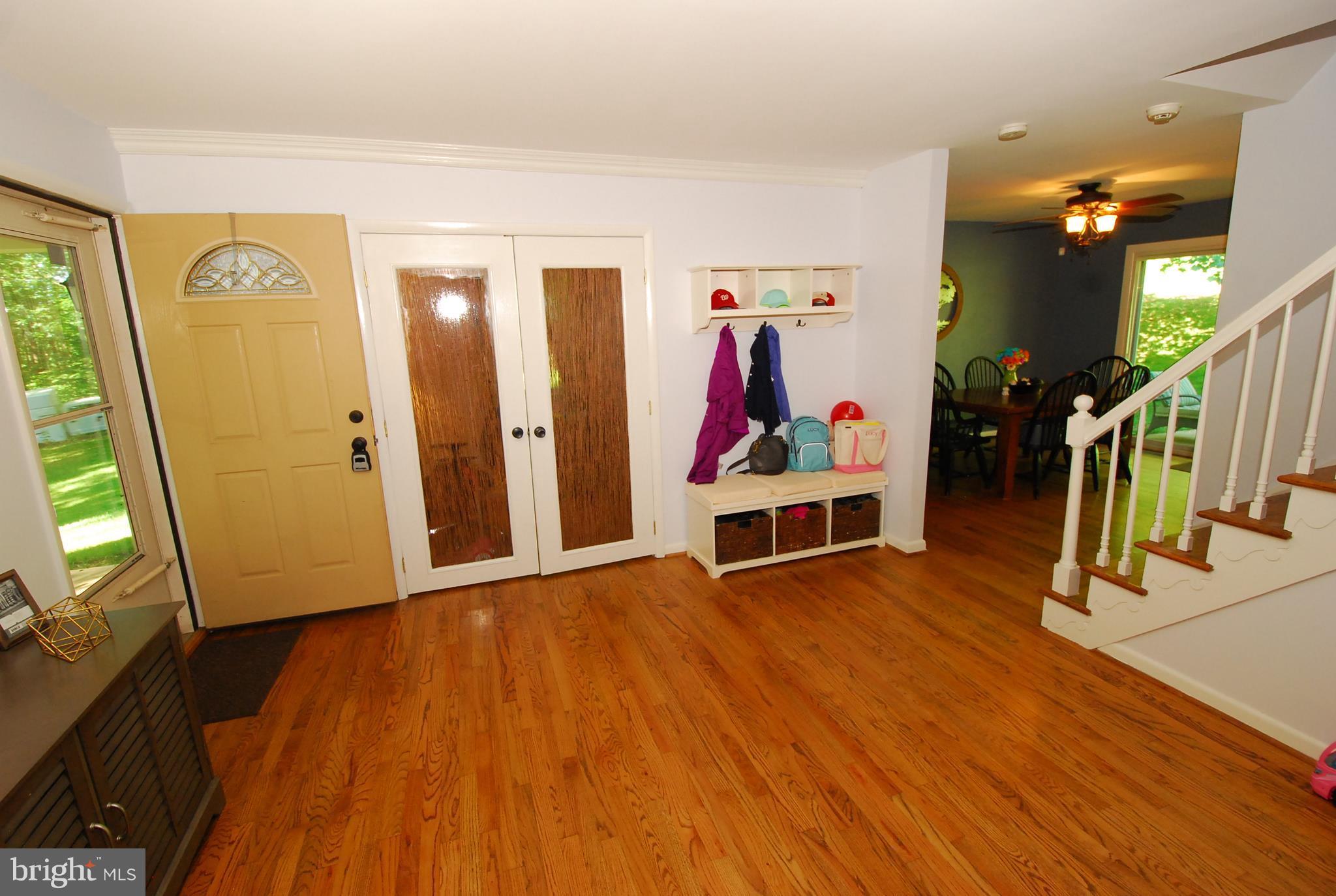 14330 Pleasant Valley Road Smithsburg, MD 21783 - Photo 11 of 24 Living Room