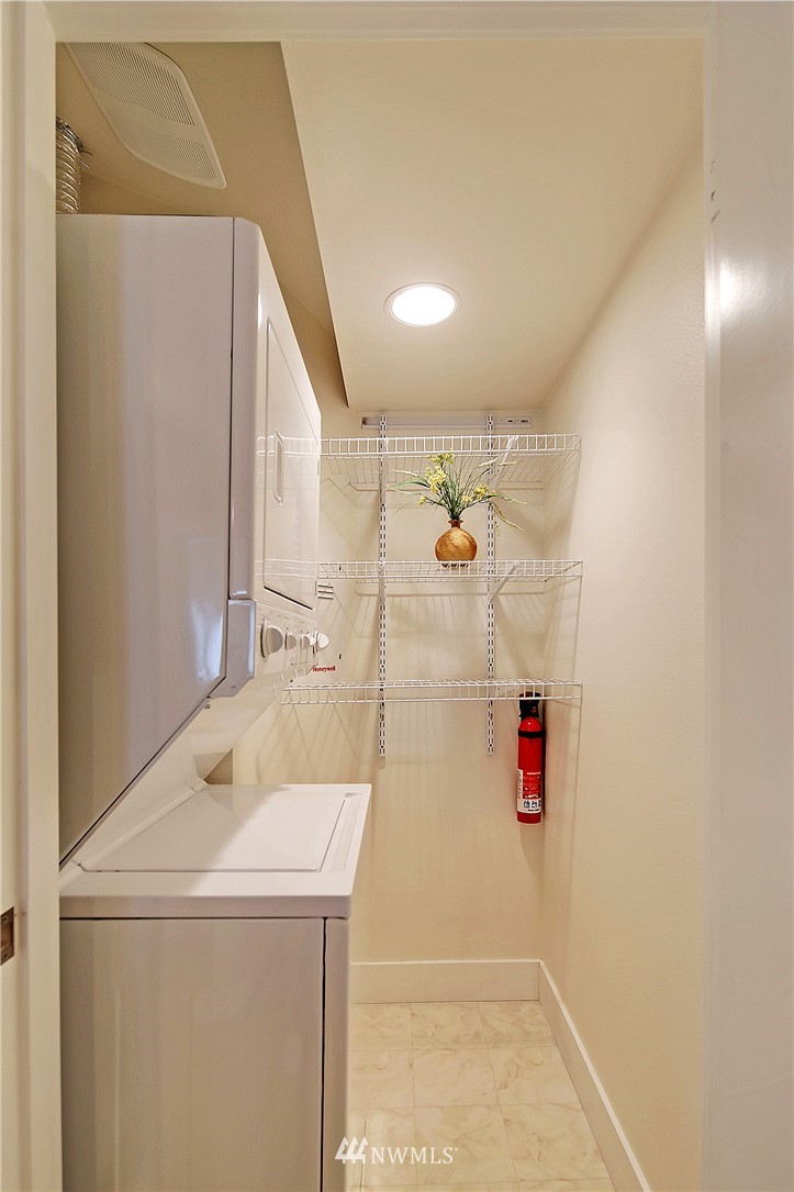 1909 Northeast 145th Street Seattle, WA 98155 - Photo 12 of 15