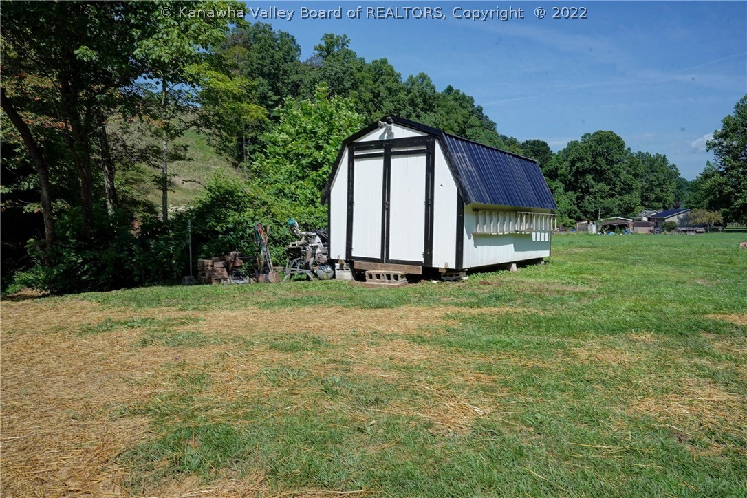196 Cobb Hollow Road Red House, WV 25168 - Photo 29 of 33 Gallery Image 29