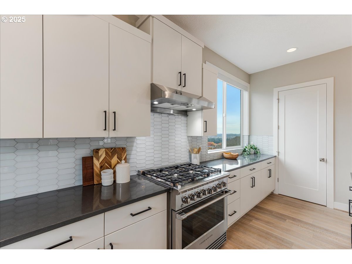 12087 Southwest Aspen Ridge Drive Tigard, OR 97224 - Photo 11 of 44