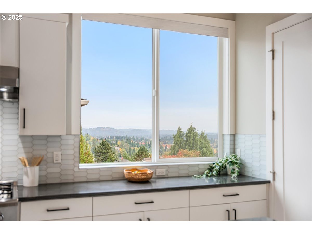 12087 Southwest Aspen Ridge Drive Tigard, OR 97224 - Photo 12 of 44