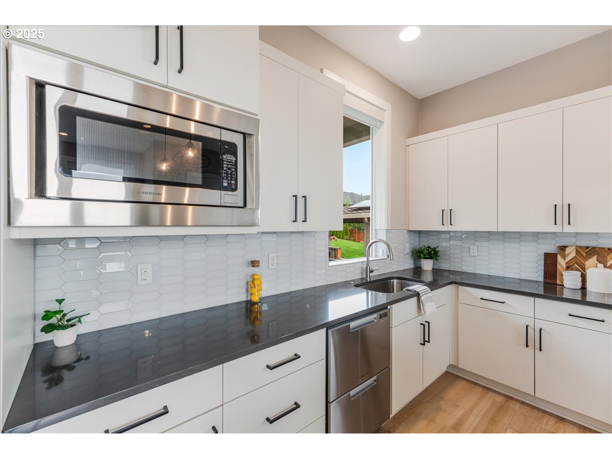 12087 Southwest Aspen Ridge Drive Tigard, OR 97224 - Photo 14 of 44