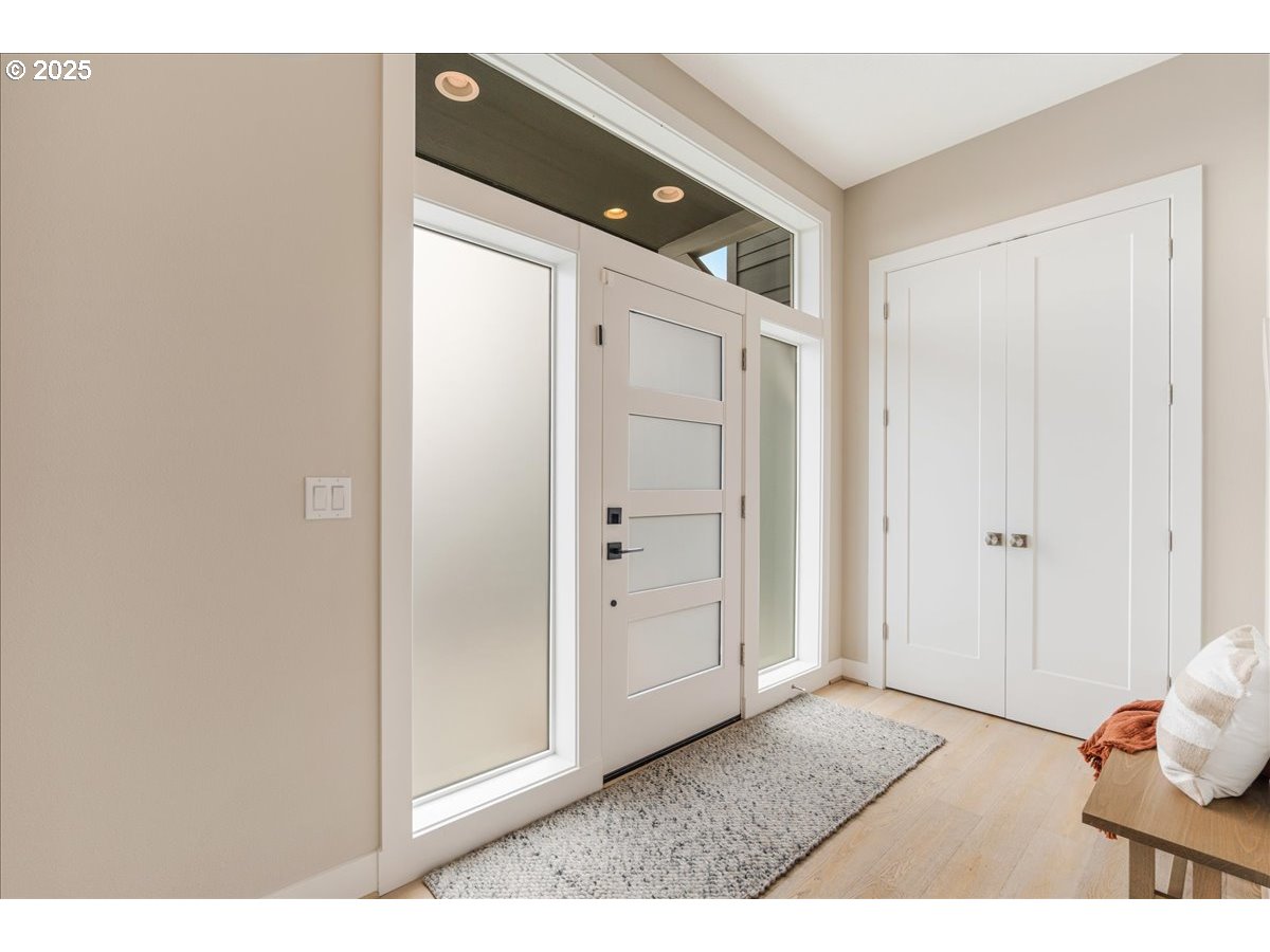 12087 Southwest Aspen Ridge Drive Tigard, OR 97224 - Photo 4 of 44