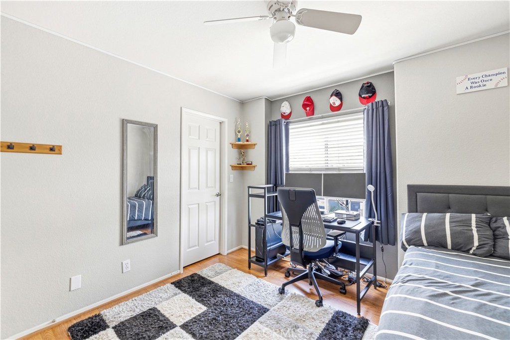 28033 Memory Lane Valencia, CA 91354 - Photo 18 of 37