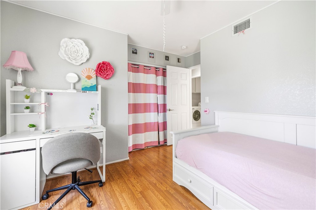 28033 Memory Lane Valencia, CA 91354 - Photo 21 of 37