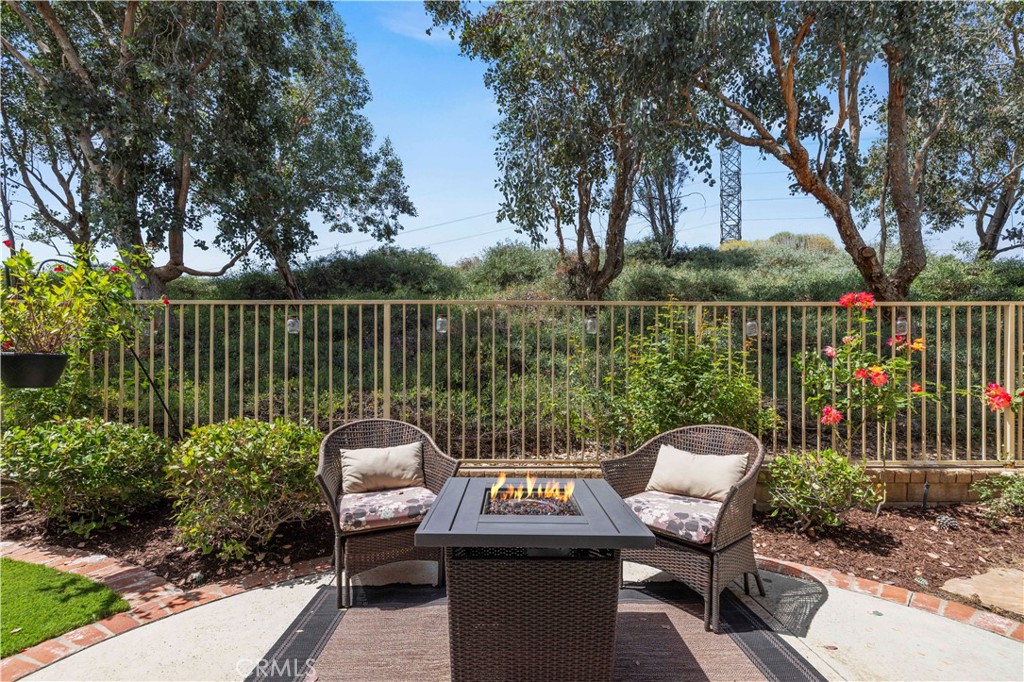 28033 Memory Lane Valencia, CA 91354 - Photo 30 of 37