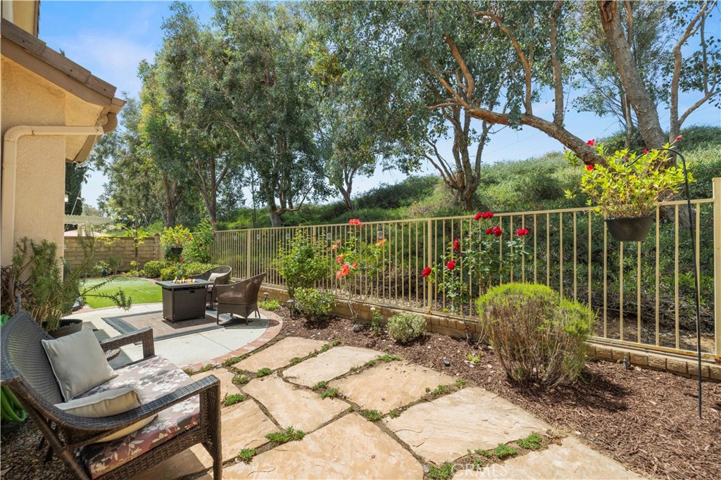 28033 Memory Lane Valencia, CA 91354 - Photo 31 of 37