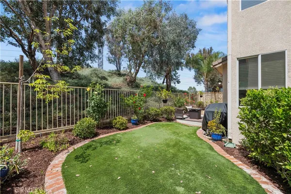 $799,950 | 28033 Memory Lane, Valencia, CA 91354