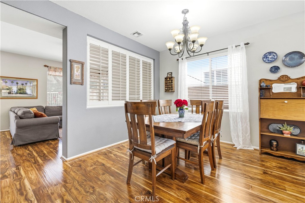 28033 Memory Lane Valencia, CA 91354 - Photo 5 of 37