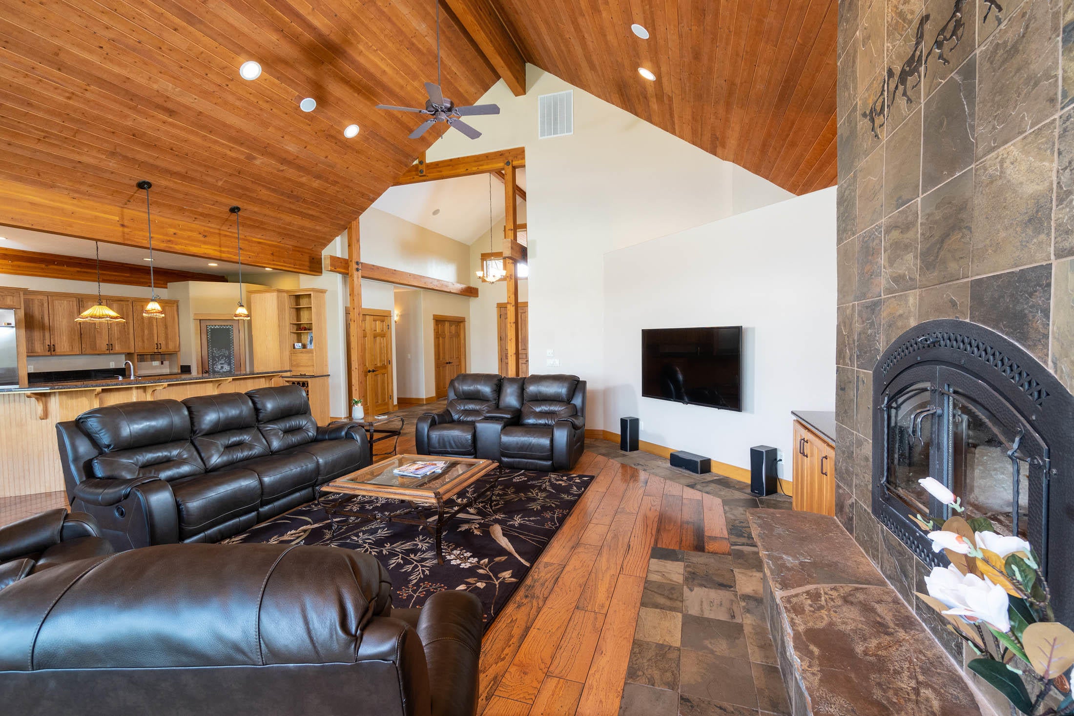 63575 Cricketwood Road Bend, OR 97701 - Photo 7 of 53 05