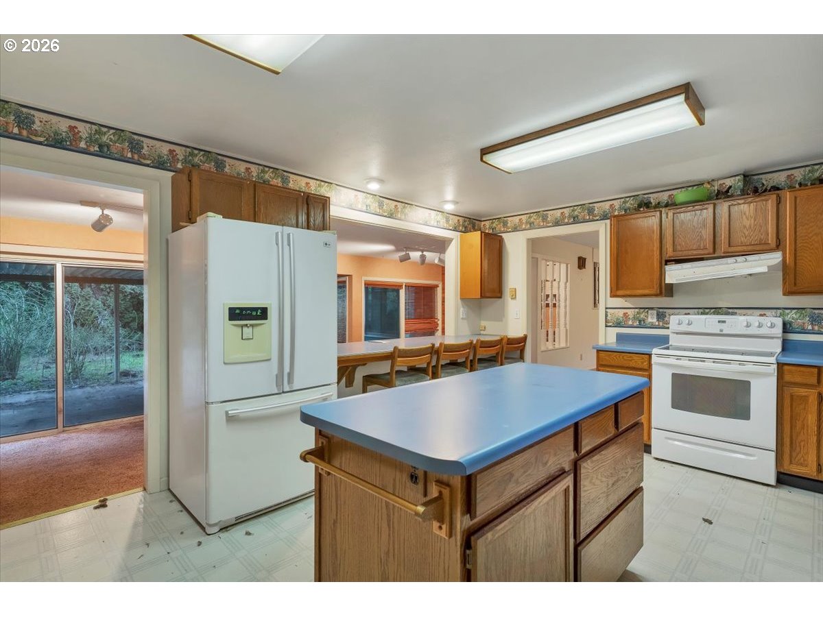 112 Northeast Green Court Albany, OR 97321 - Photo 15 of 46