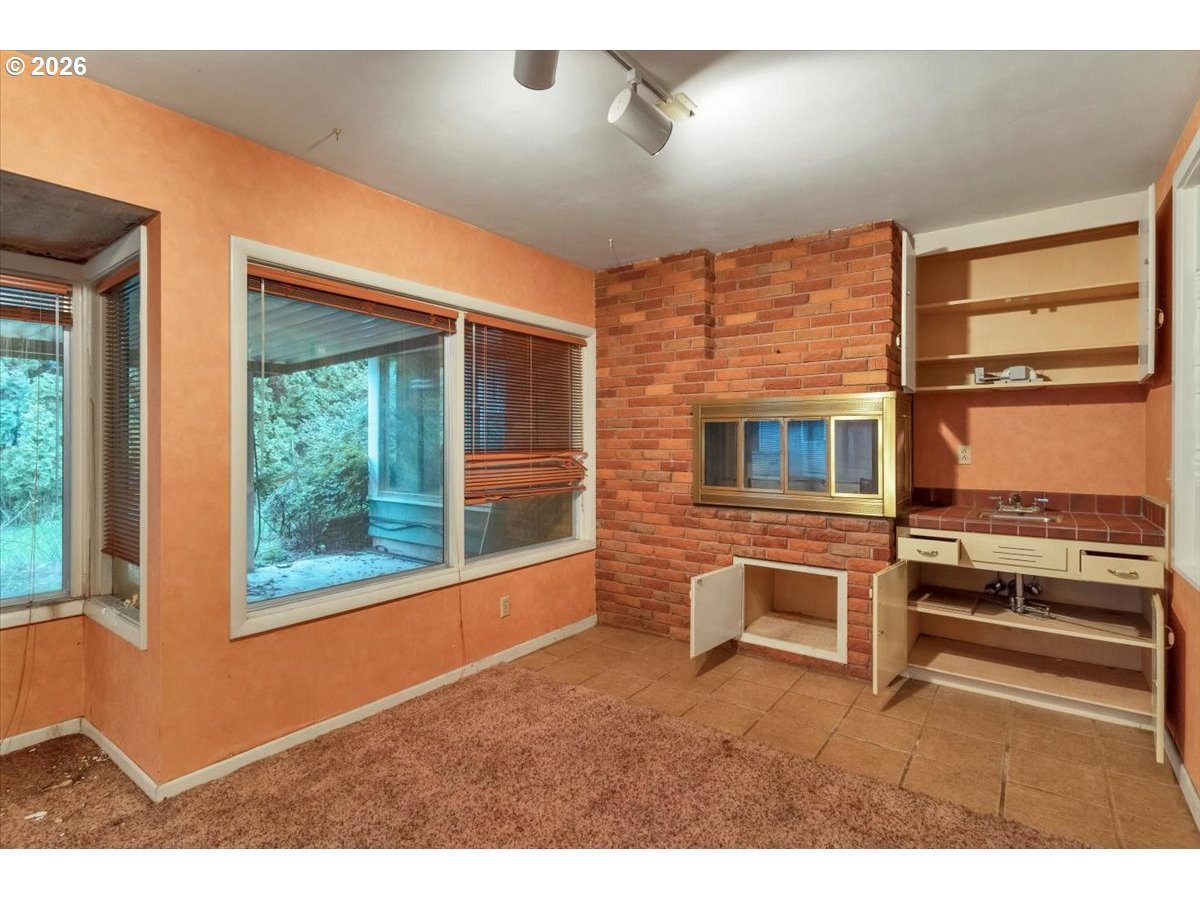 112 Northeast Green Court Albany, OR 97321 - Photo 17 of 46