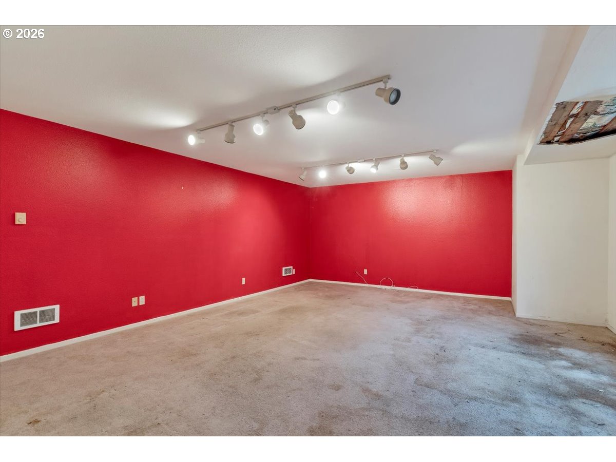 112 Northeast Green Court Albany, OR 97321 - Photo 22 of 46