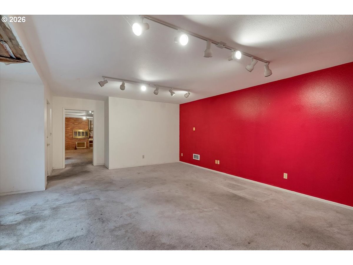 112 Northeast Green Court Albany, OR 97321 - Photo 24 of 46