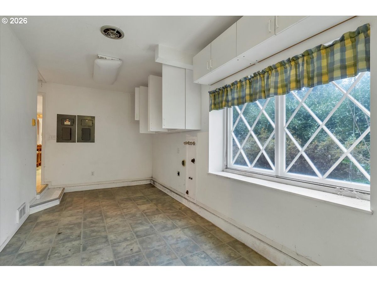 112 Northeast Green Court Albany, OR 97321 - Photo 25 of 46