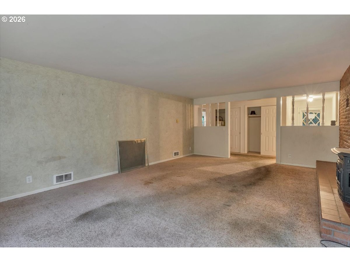 112 Northeast Green Court Albany, OR 97321 - Photo 27 of 46