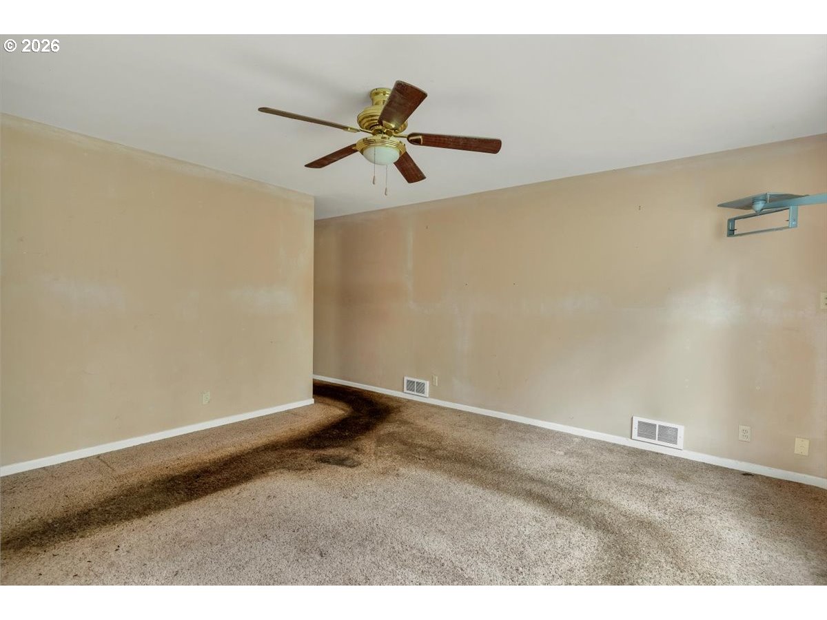 112 Northeast Green Court Albany, OR 97321 - Photo 32 of 46