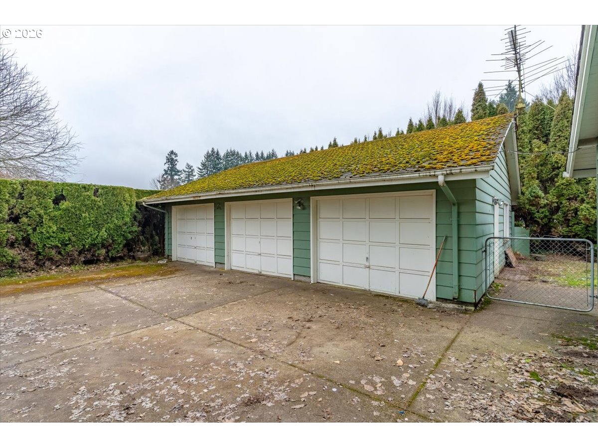 112 Northeast Green Court Albany, OR 97321 - Photo 40 of 46