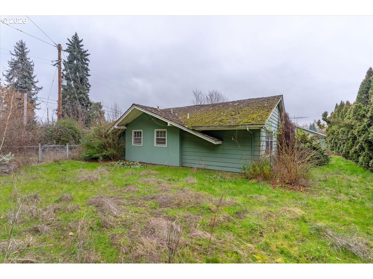 112 Northeast Green Court Albany, OR 97321 - Photo 44 of 46