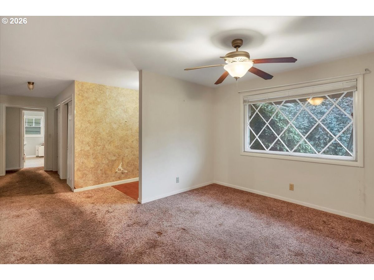 112 Northeast Green Court Albany, OR 97321 - Photo 9 of 46