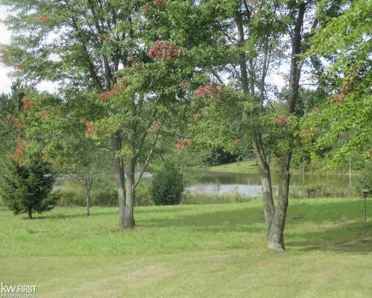 6190 Atlas Road Grand Blanc, MI 48439 - Photo 15 of 19 21365915-14.JPG