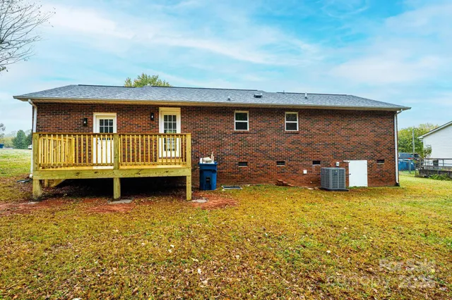 $247,500 | 403 Forest Drive, Maiden, NC 28650