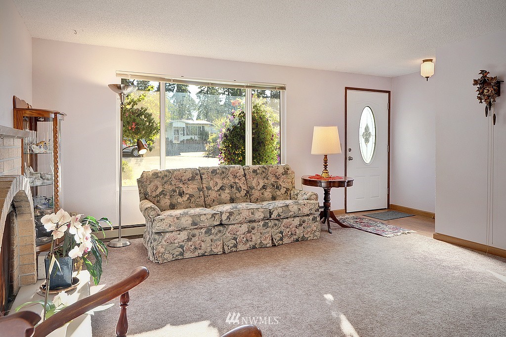 630 217th Street Southwest Bothell, WA 98021 - Photo 3 of 21