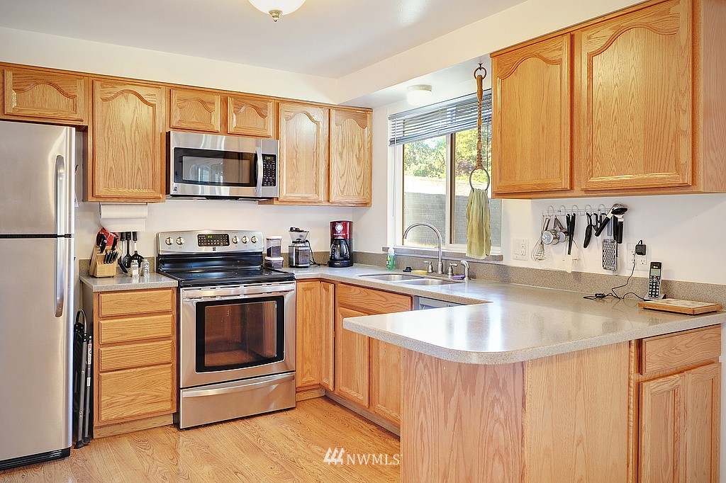 630 217th Street Southwest Bothell, WA 98021 - Photo 9 of 21