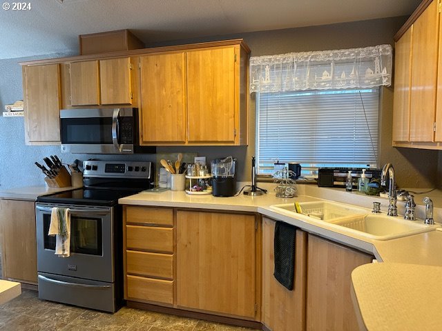 15889 Sunset Strip, Unit 53 Brookings, OR 97415 - Photo 2 of 14 Kitchen