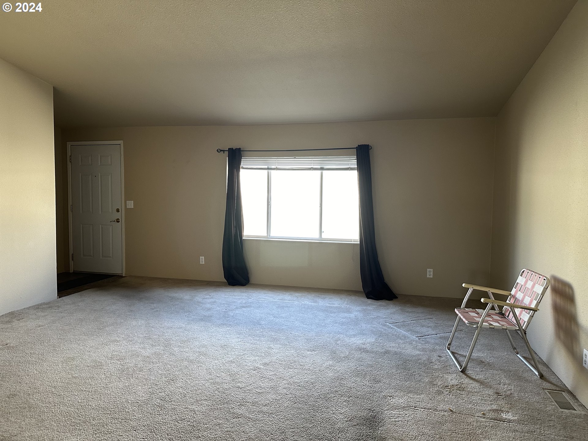 15889 Sunset Strip, Unit 53 Brookings, OR 97415 - Photo 10 of 14 Living Room
