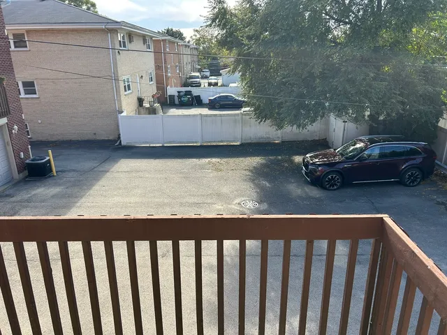 $3,300 | 9207 Gerritsen Avenue, Unit 9207, Brookfield, IL 60513