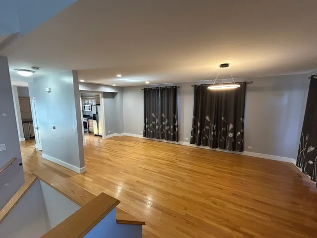 $3,300 | 9207 Gerritsen Avenue, Unit 9207, Brookfield, IL 60513