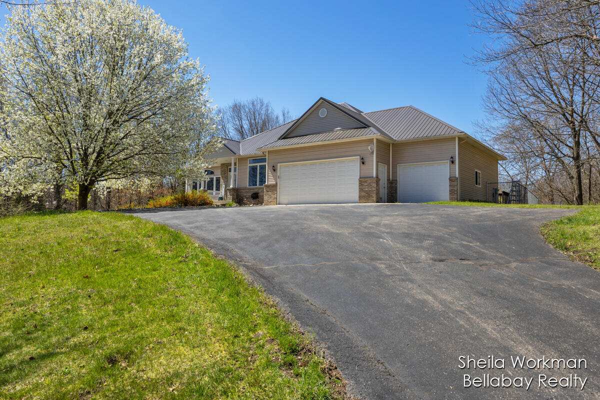 2487 Kiser Road Middleville, MI 49333 - Photo 3 of 54 IMG_1002