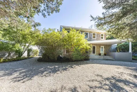 $2,995,000 | 4108 Noyack Road, Sag Harbor, NY 11963