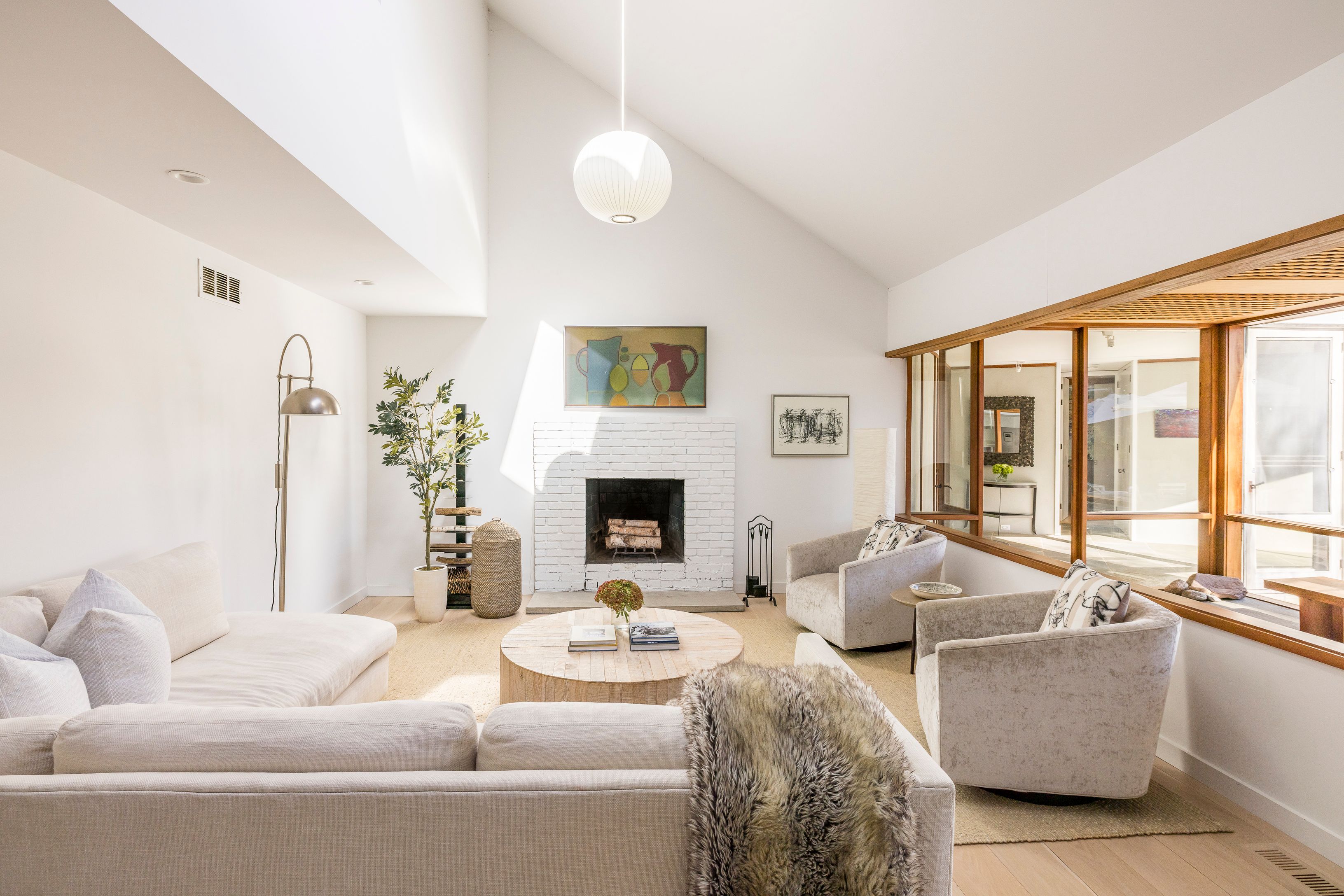 4108 Noyack Road Sag Harbor, NY 11963 - Photo 8 of 26