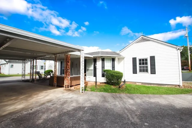 $299,900 | 319 Mountain View Drive, Sparta, TN 38583
