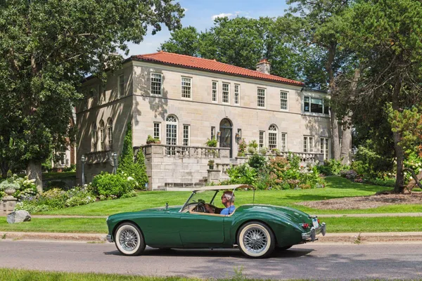$2,490,000 | 2308 West Lake Of The Isles Parkway, Minneapolis, MN 55405