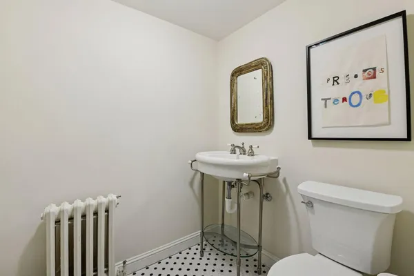 $2,490,000 | 2308 West Lake Of The Isles Parkway, Minneapolis, MN 55405