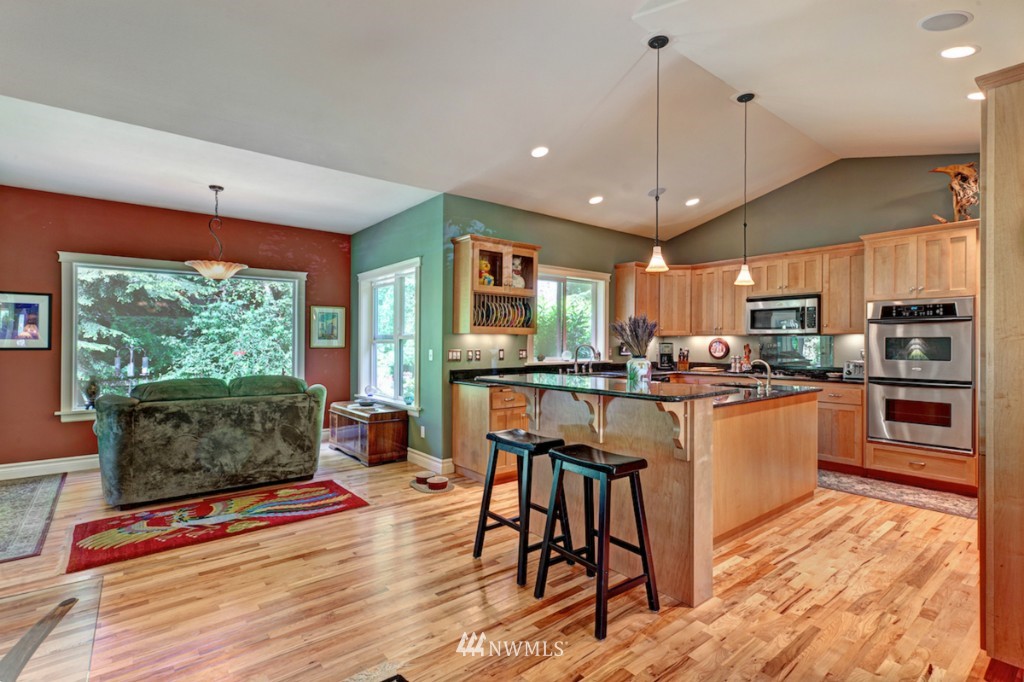 260 South Saylor Road Camano Island, WA 98282 - Photo 4 of 23 Gallery Image 4