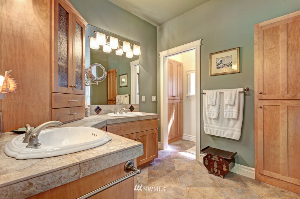 260 South Saylor Road Camano Island, WA 98282 - Photo 7 of 23 Gallery Image 7