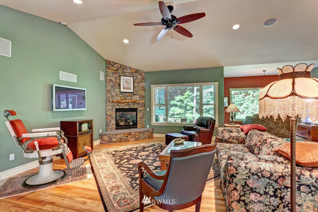 260 South Saylor Road Camano Island, WA 98282 - Photo 9 of 23 Gallery Image 9