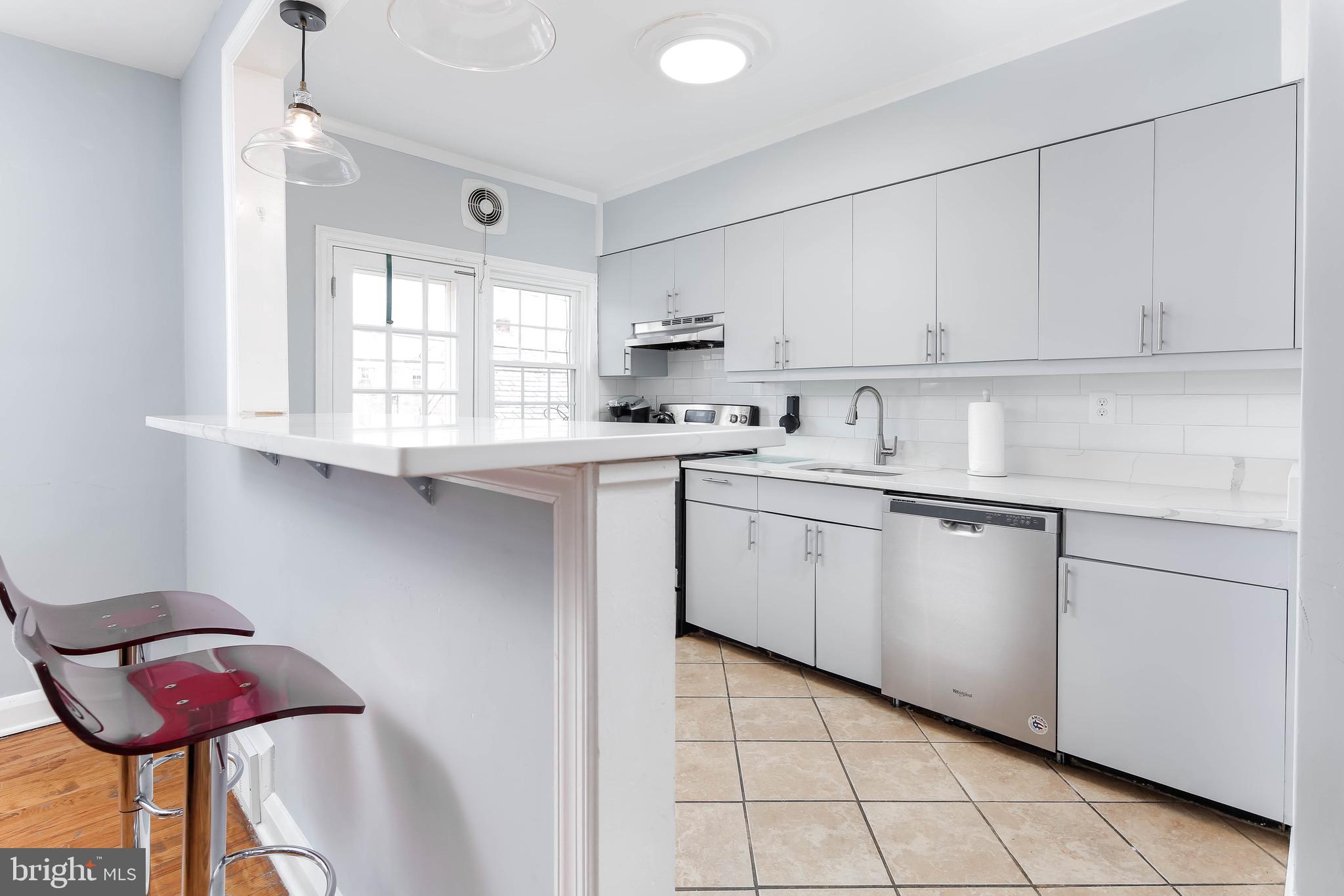 1650 Roundhill Road Baltimore, MD 21218 - Photo 11 of 30