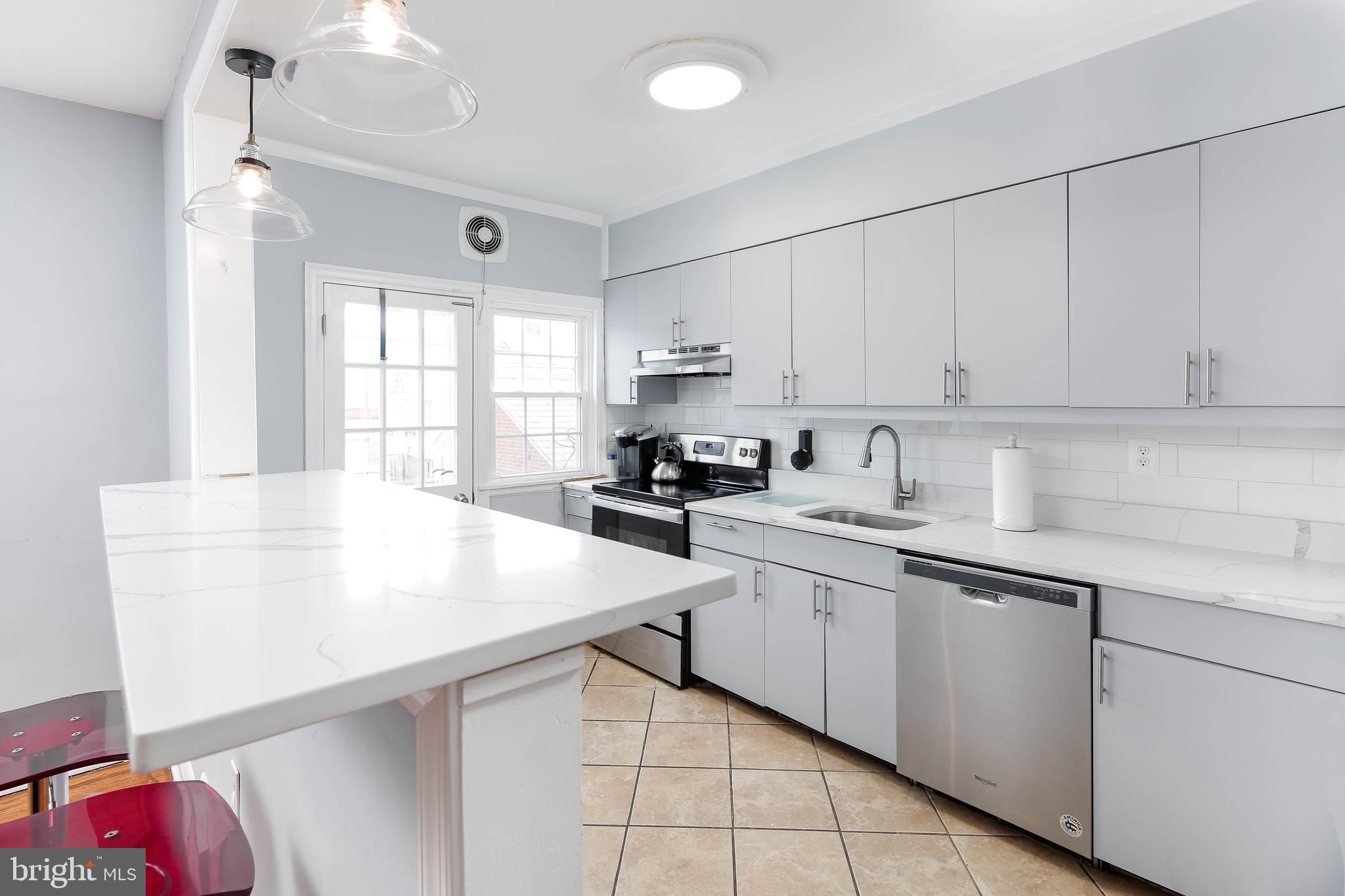 1650 Roundhill Road Baltimore, MD 21218 - Photo 13 of 30