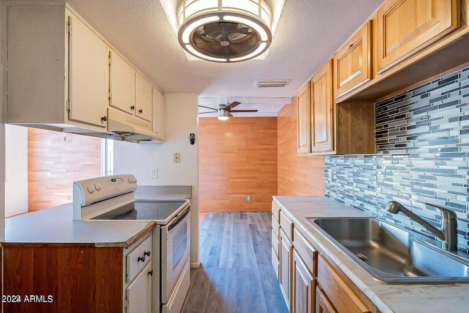 4511 East Riverside Street Phoenix, AZ 85040 - Photo 4 of 10