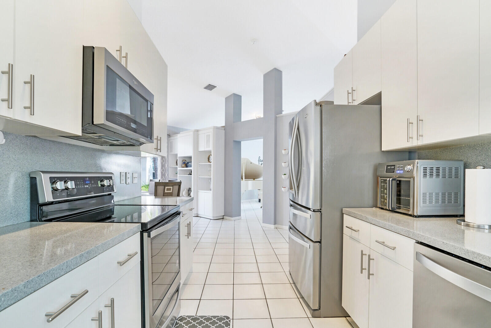 3943 Antigua Point Drive Boca Raton, FL 33487 - Photo 16 of 31 Kitchen