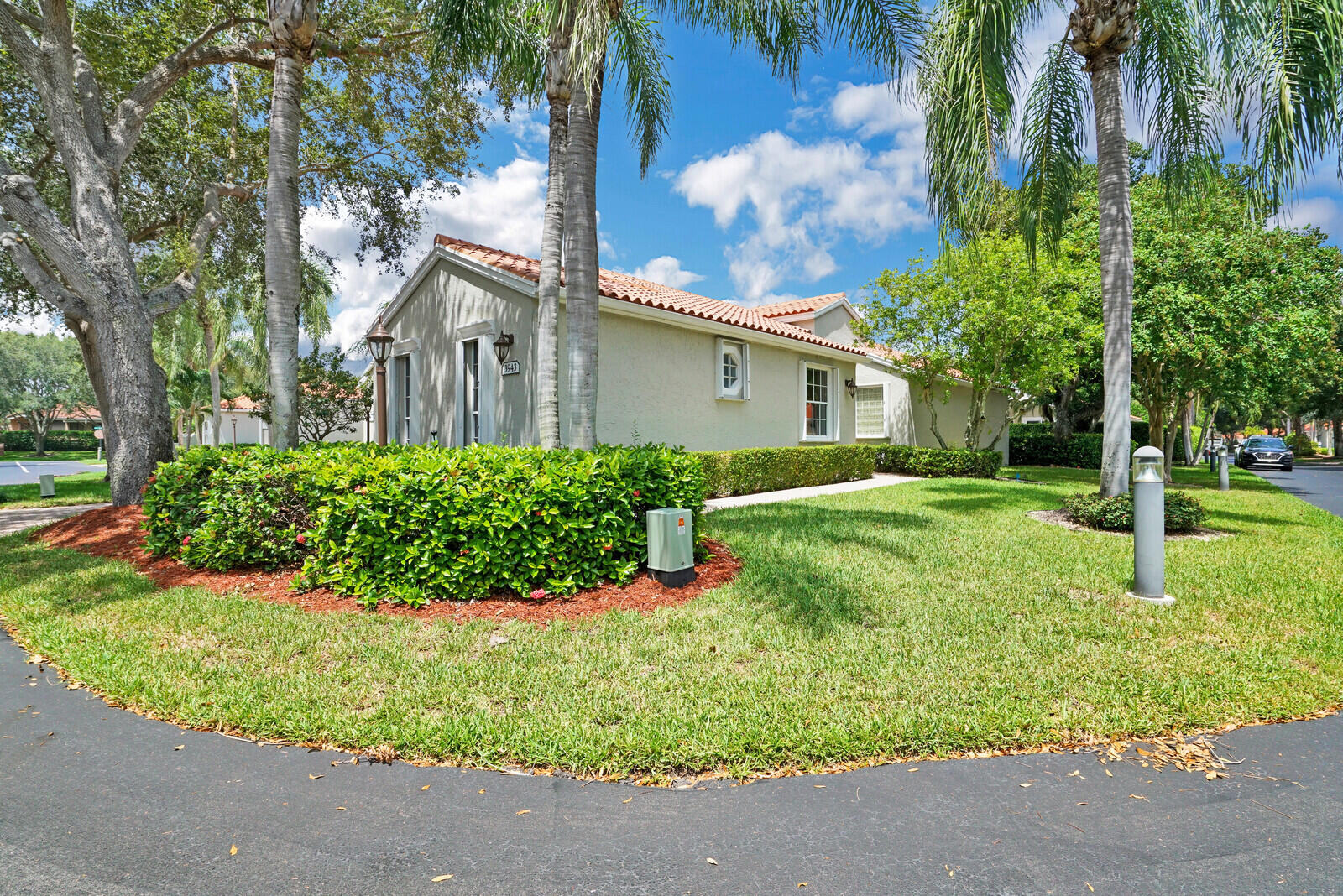 3943 Antigua Point Drive Boca Raton, FL 33487 - Photo 3 of 31 Side View