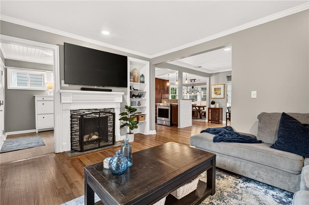 371 Deering Road Northwest Atlanta, GA 30309 - Photo 9 of 27 Gallery Image 9