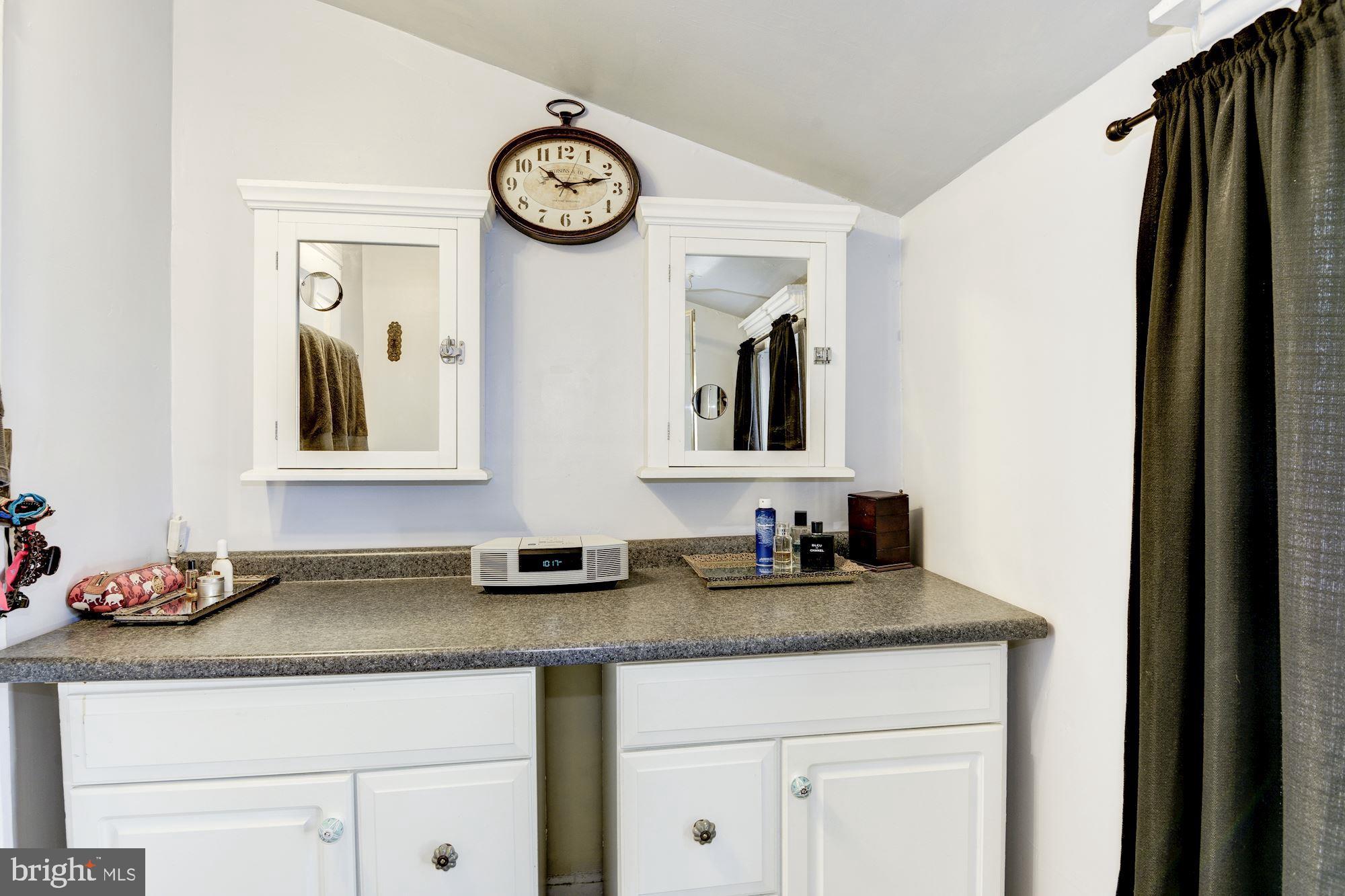 6348 Hopewell Road The Plains, VA 20198 - Photo 26 of 50 Main level bathroom