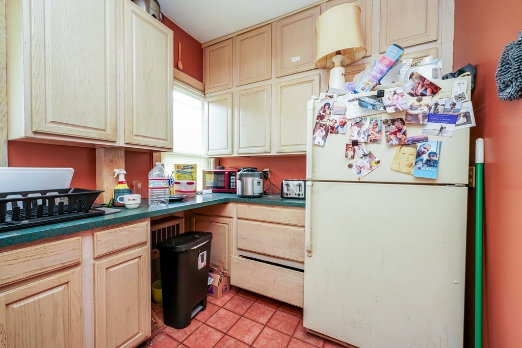 111 Buffinton Street Fall River, MA 02721 - Photo 23 of 32